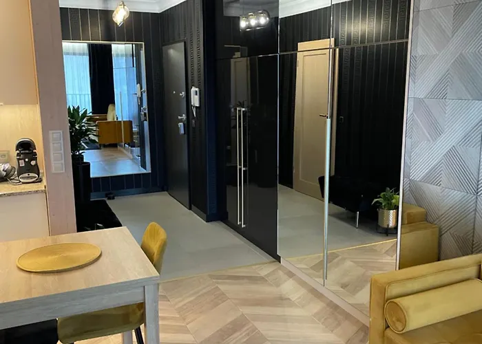Golden Mood City Apartment
