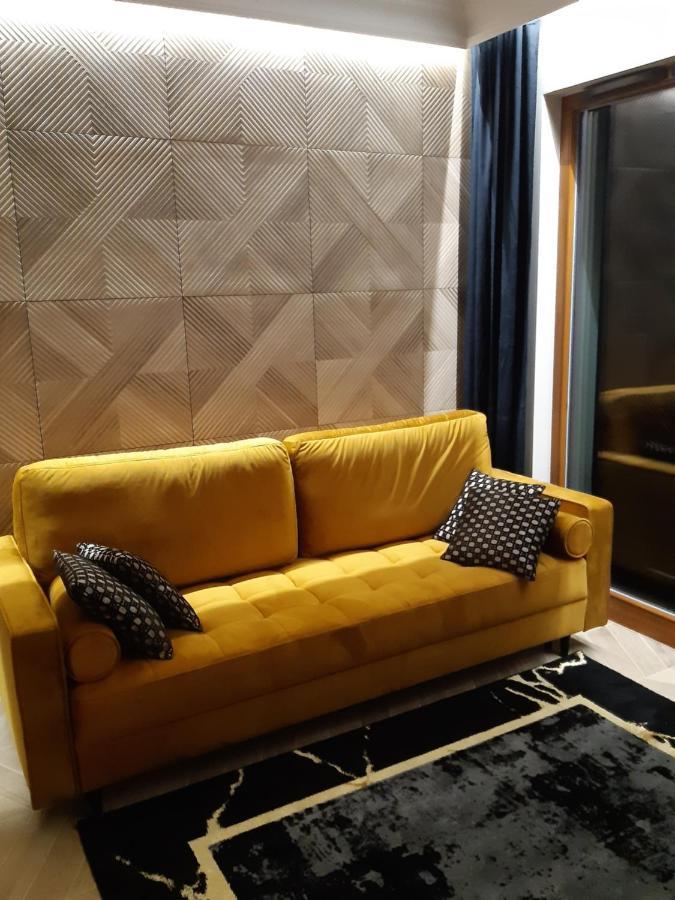Apartment Golden Mood