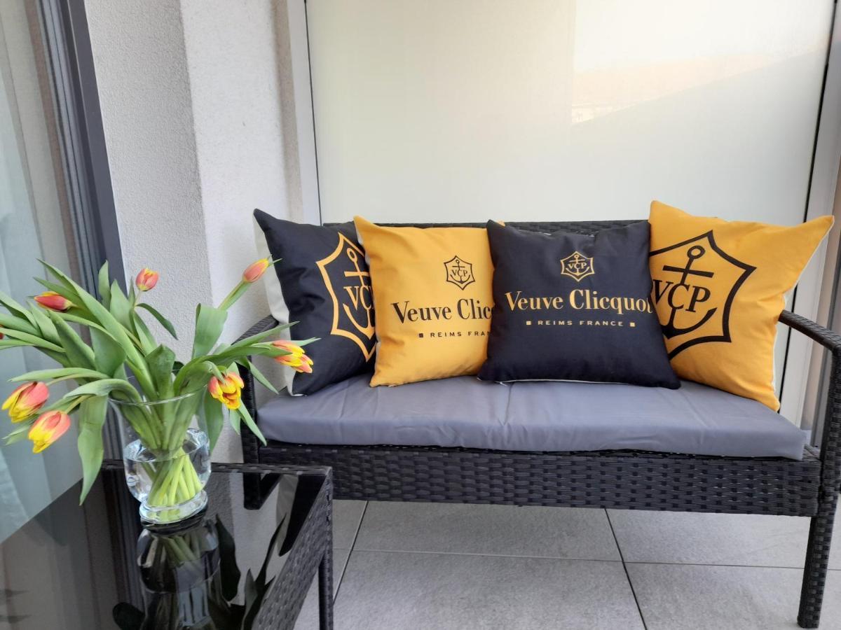 Apartment Golden Mood *
