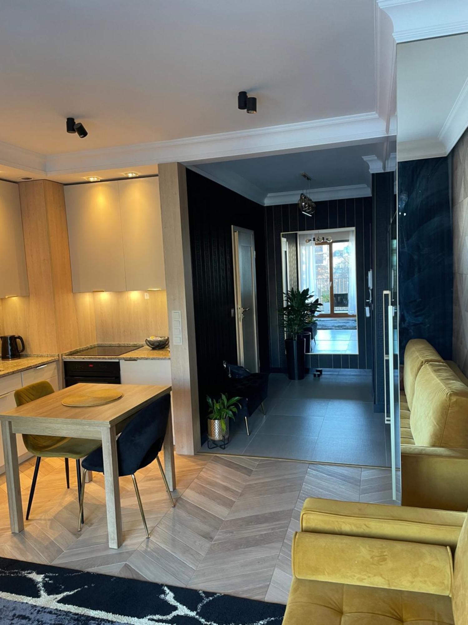 Apartment Golden Mood *